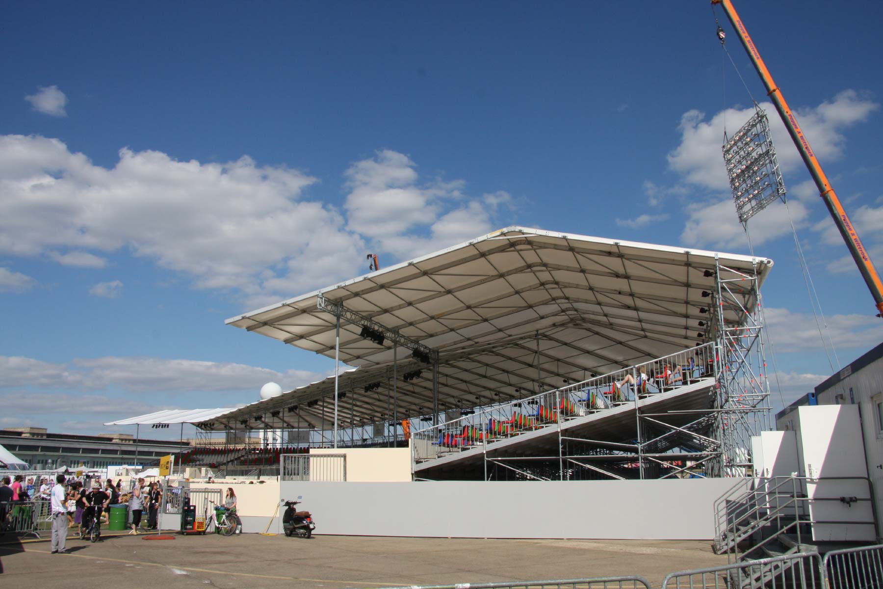 Bender Tribünen, Bühnen und Stadien für Business Veranstaltungen Events Messen357